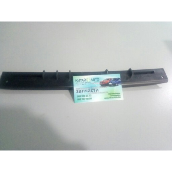 Направляющая переднего бампера правая (пластик) Chery Amulet (1.6,до 2010г.), Chery Amulet (до 2012г.,1.5)