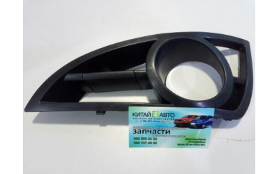 Решетка противотуманной фары левая Geely MK (1.6, 2010г.)