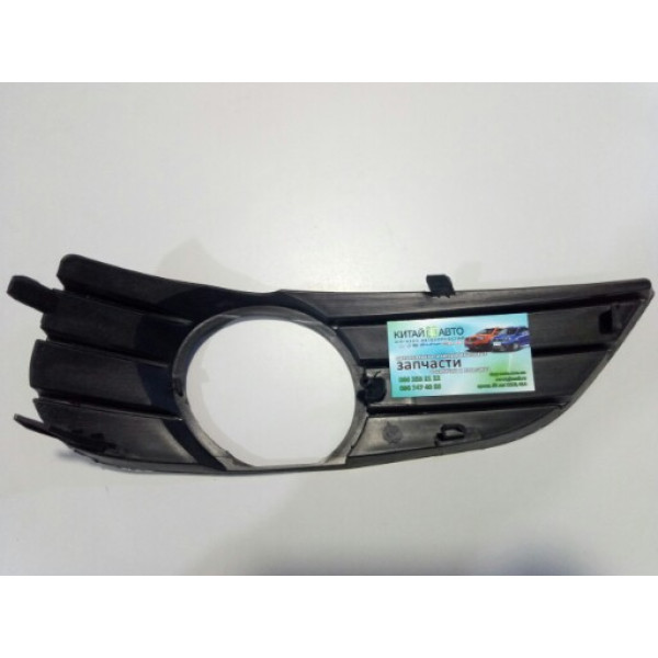 Решетка противотуманной фары правая Geely MK2 (1.5, 2010г.), Geely MK Cross